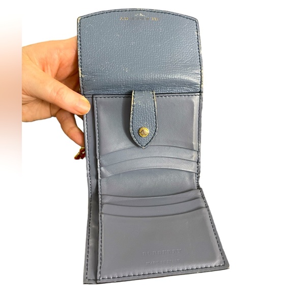 Burberry Small Snap Wallet With Red and Gold Crossbody Chain and Red Insert - Picture 10 of 16